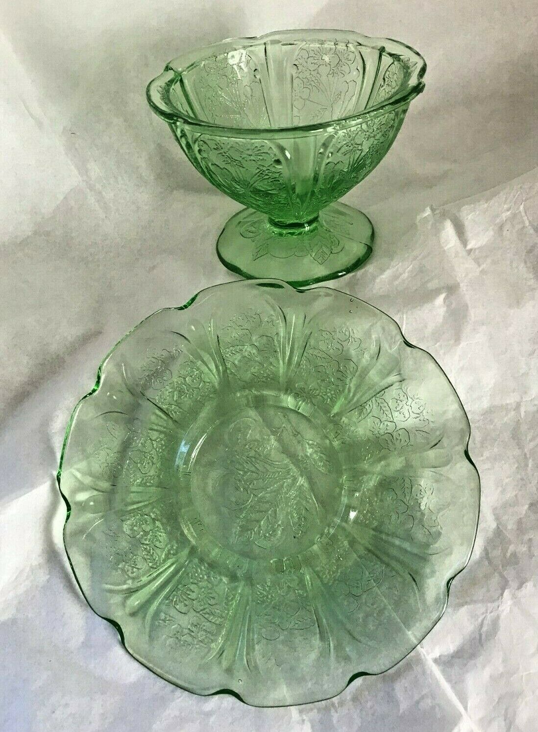 Jeanette Glass Company ~ Green "cherry Blossom" ~ 1 Sherbet And 1 Saucer ~ Mint